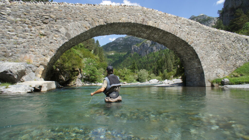 Spanish Pyrenees; A year round fly fishing adventure 